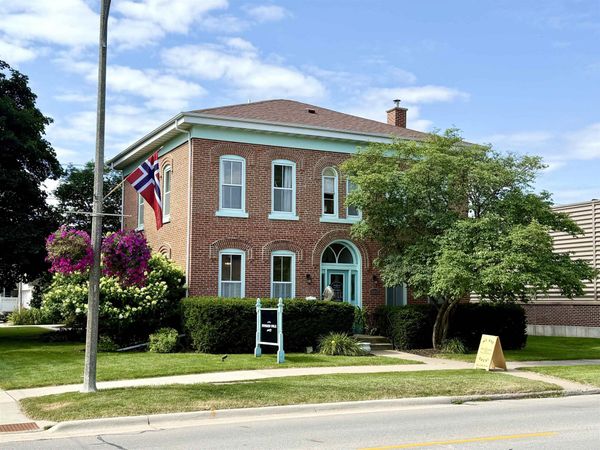 309 E Water Street, Decorah, IA 52101