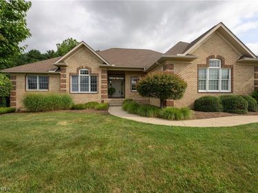834 Forrest Ridge Drive, Dover, OH 44622