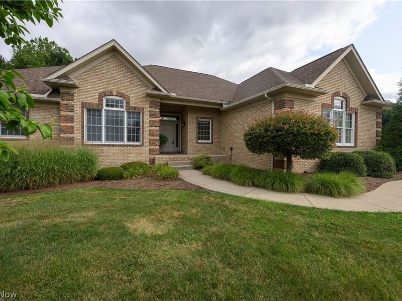 834 Forrest Ridge Drive , Dover, OH 44622 Photo 2