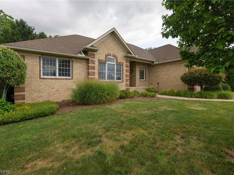 834 Forrest Ridge Drive , Dover, OH 44622 Photo 3