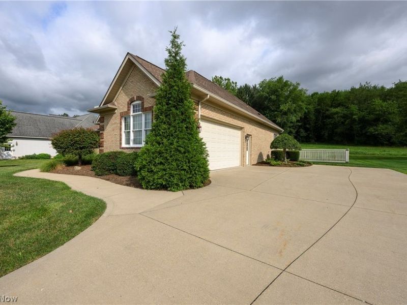 834 Forrest Ridge Drive , Dover, OH 44622 Photo 4