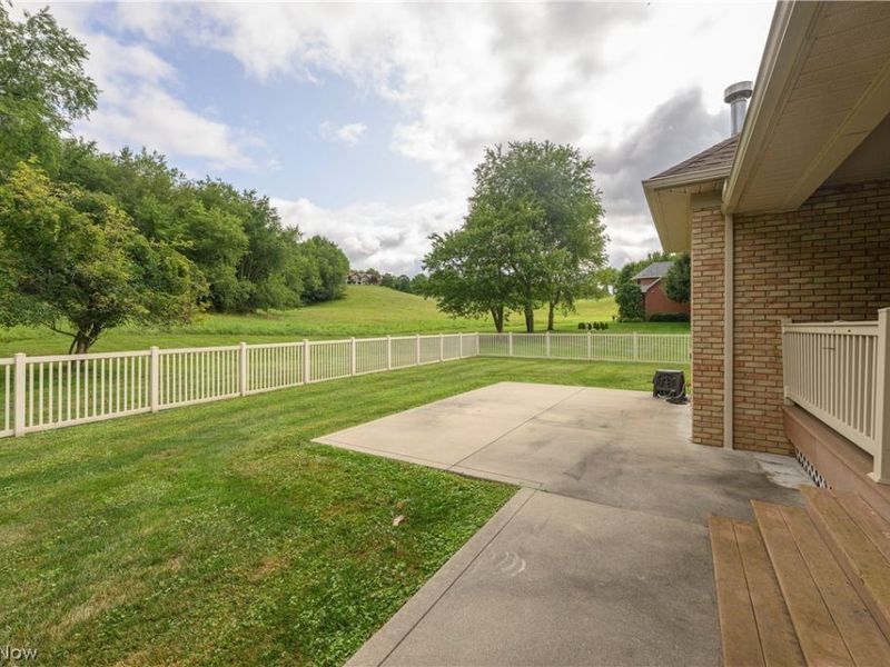 834 Forrest Ridge Drive , Dover, OH 44622 Photo 7