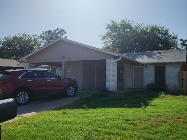 905 Fieldwood DR, Unit B, Austin, TX 78758