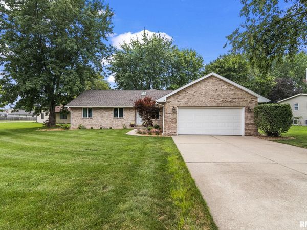 2241 West Road Drive, Springfield, IL 62711