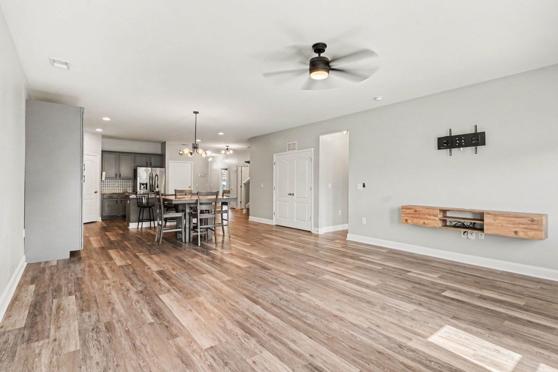 3042 Honey Clover Ct. Photo 7
