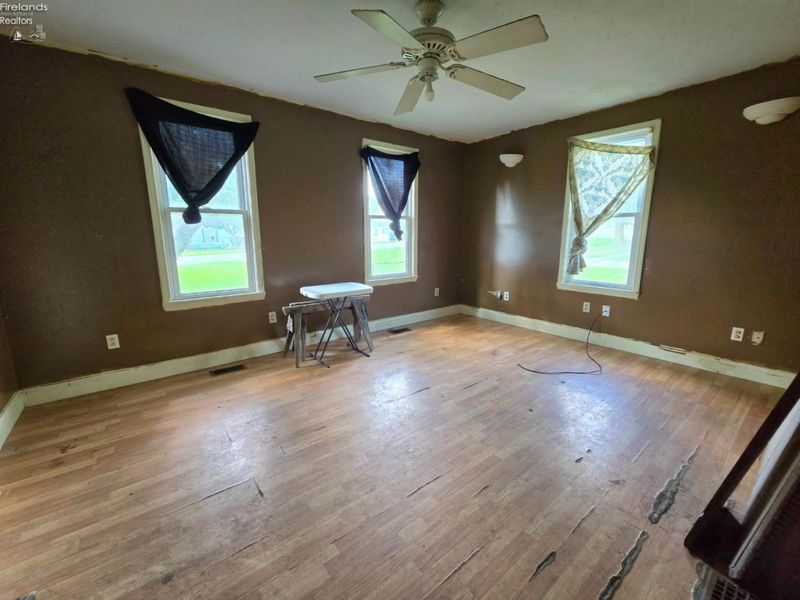 309 Ohio Avenue, Fremont, OH 43420 Photo 3
