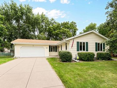 917 Arbogast Street, Shoreview, MN 55126