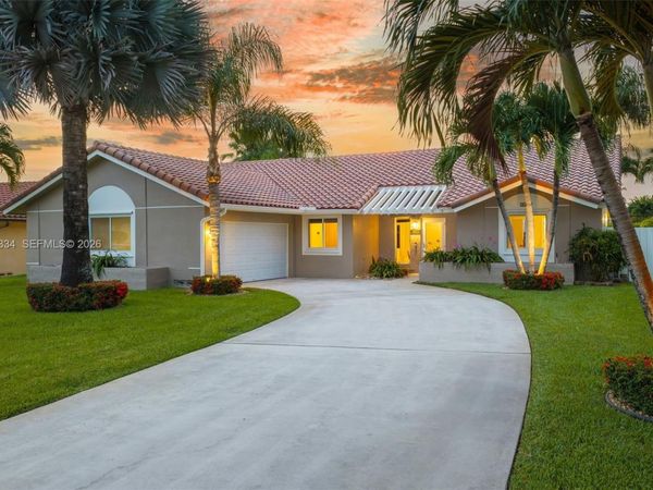 5621 Thornbluff Ave , Davie, FL 33331