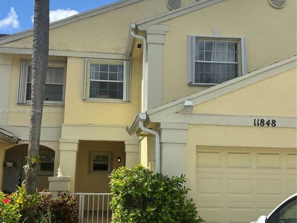 11848 SW 100th St , Miami, FL 33186