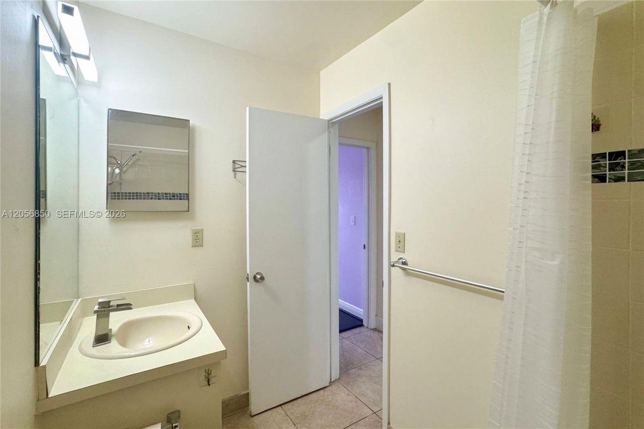 11848 SW 100th St , Miami, FL 33186 Photo