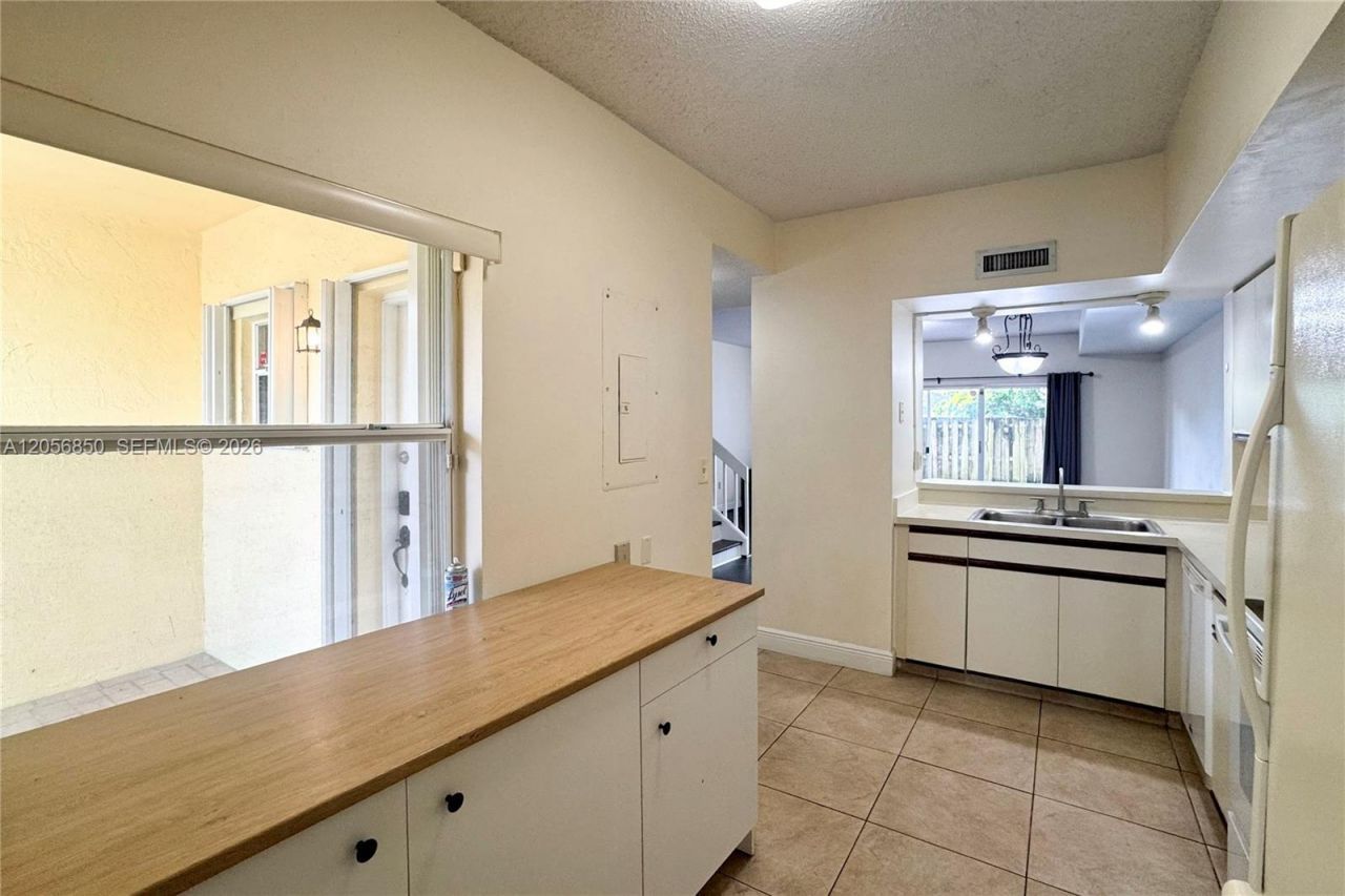 11848 SW 100th St , Miami, FL 33186 Photo