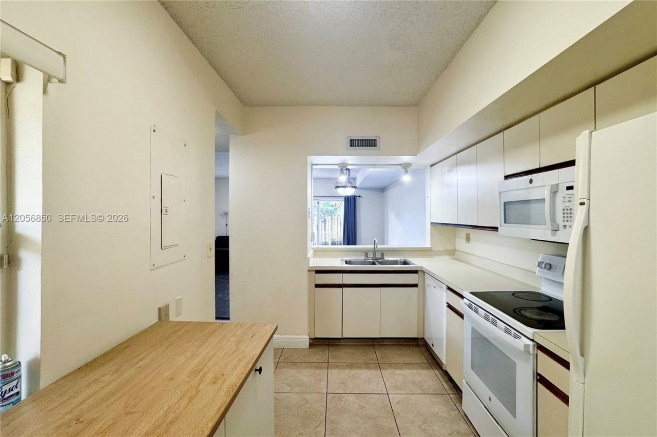 11848 SW 100th St , Miami, FL 33186 Photo