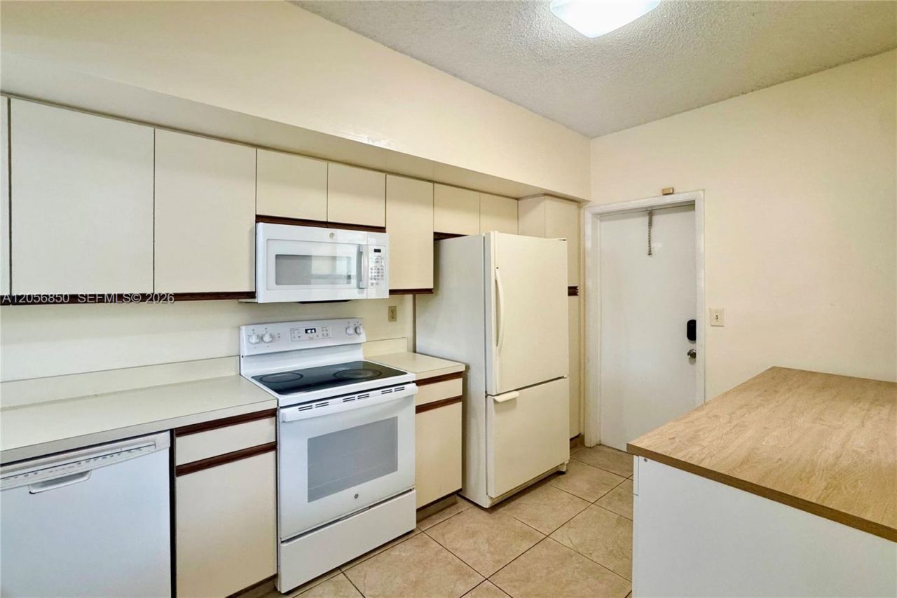 11848 SW 100th St , Miami, FL 33186 Photo