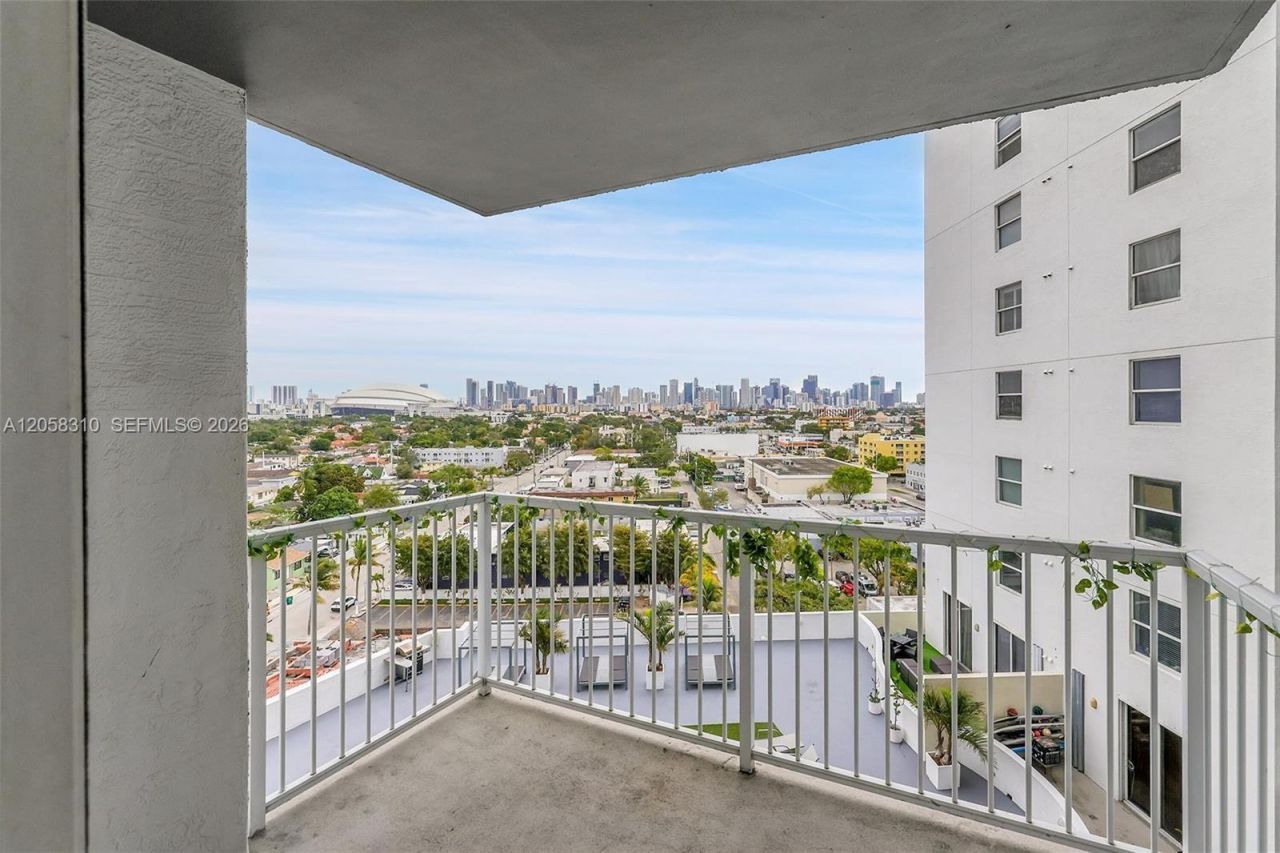 1 Glen Royal Pkwy , Unit 1010, Miami, FL 33125 Photo