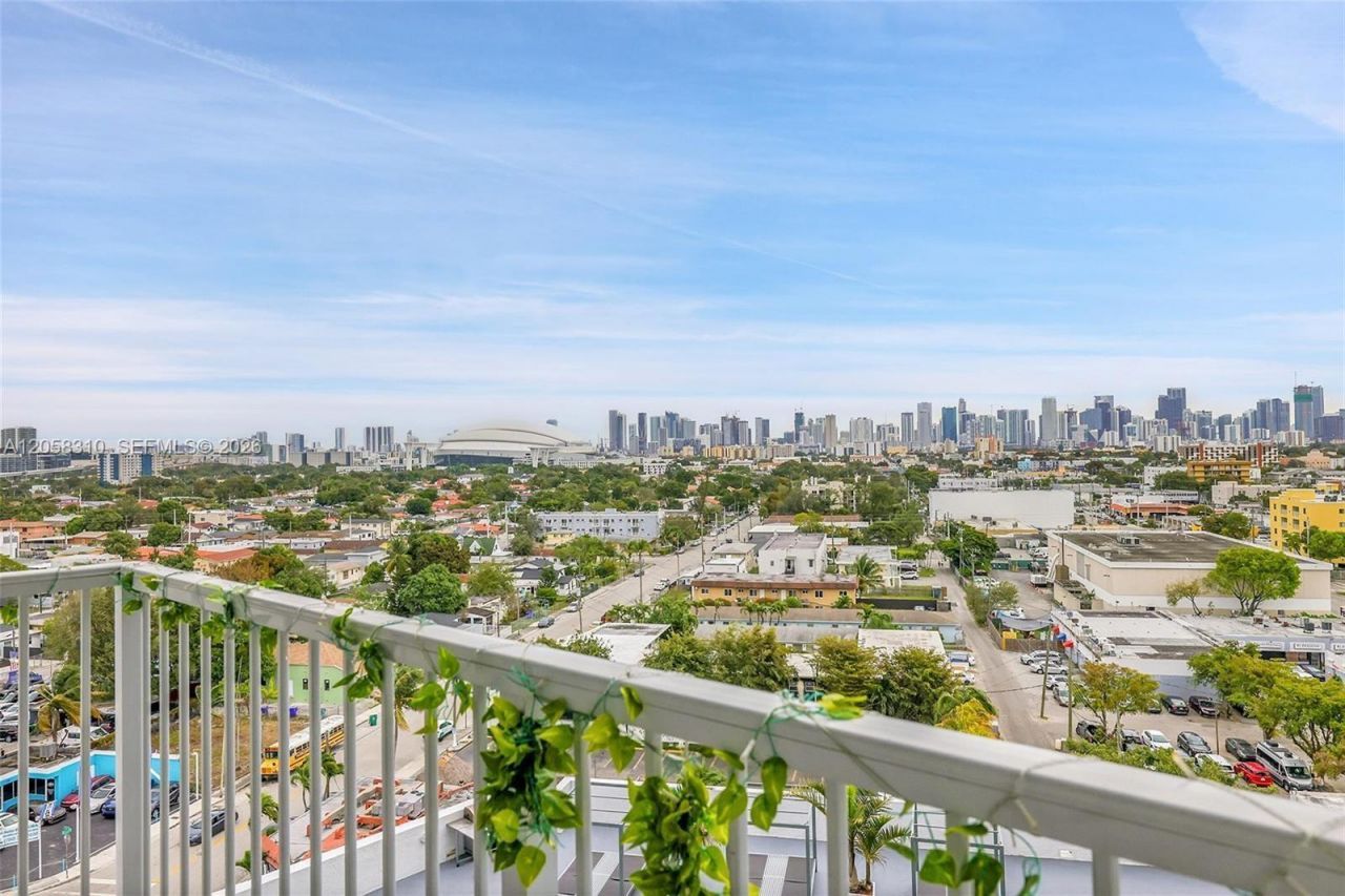1 Glen Royal Pkwy , Unit 1010, Miami, FL 33125 Photo