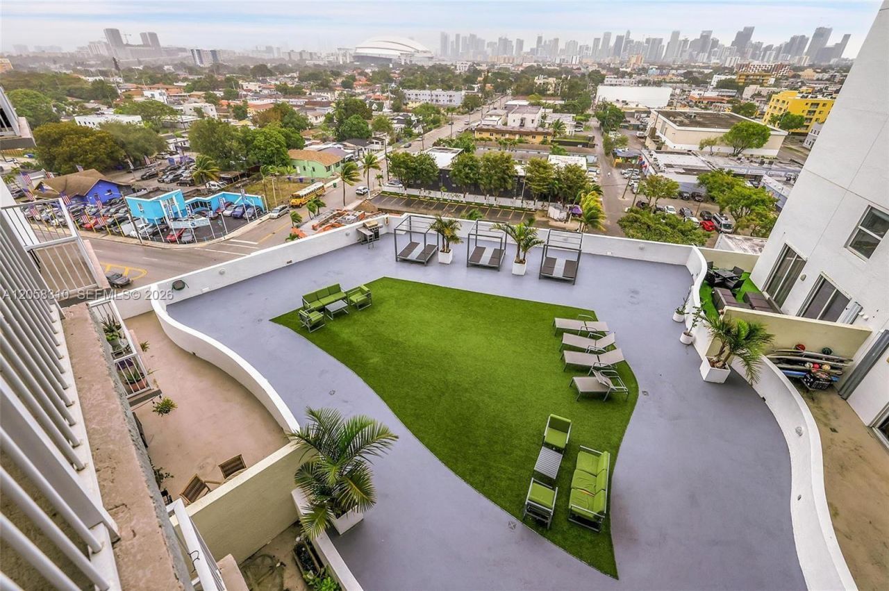 1 Glen Royal Pkwy , Unit 1010, Miami, FL 33125 Photo
