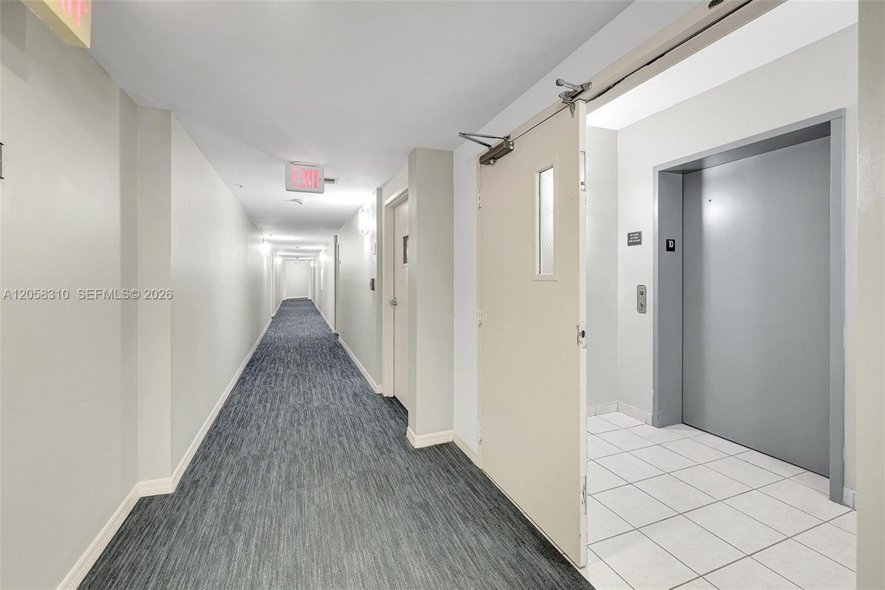 1 Glen Royal Pkwy , Unit 1010, Miami, FL 33125 Photo