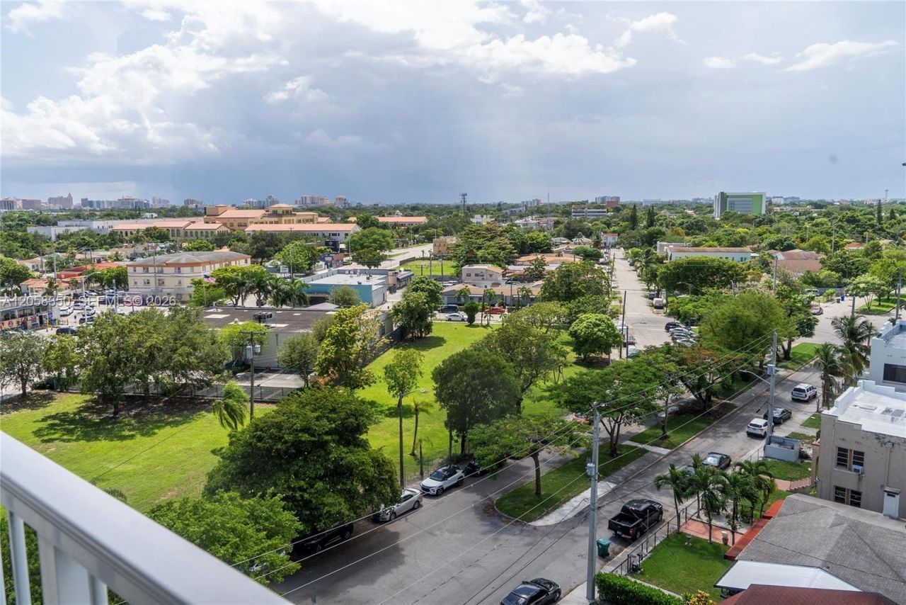 1 Glen Royal Pkwy , Unit 809, Miami, FL 33125 Photo