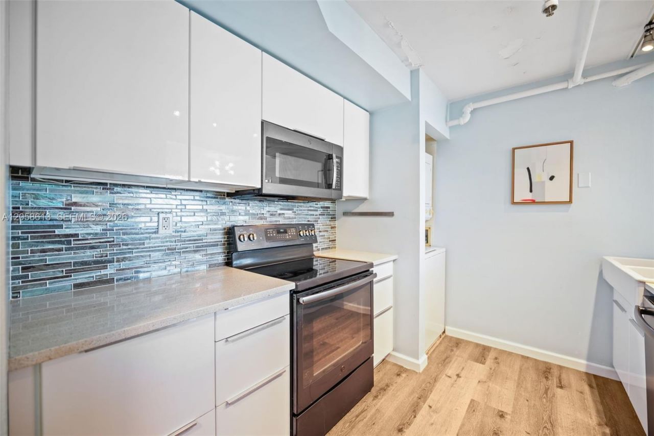 7601 E Treasure Dr, Unit 2124, North Bay Village, FL 33141 Photo