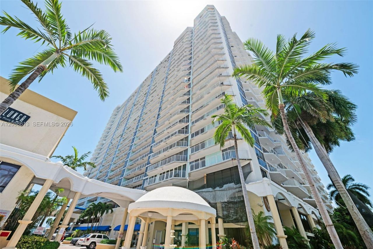 7601 E Treasure Dr, Unit 2124, North Bay Village, FL 33141 Photo