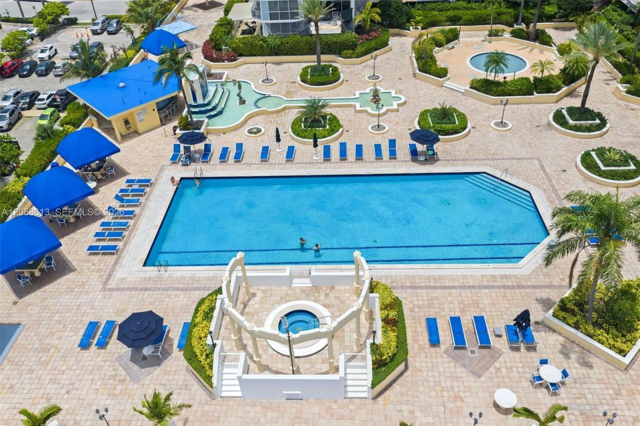 7601 E Treasure Dr, Unit 2124, North Bay Village, FL 33141 Photo