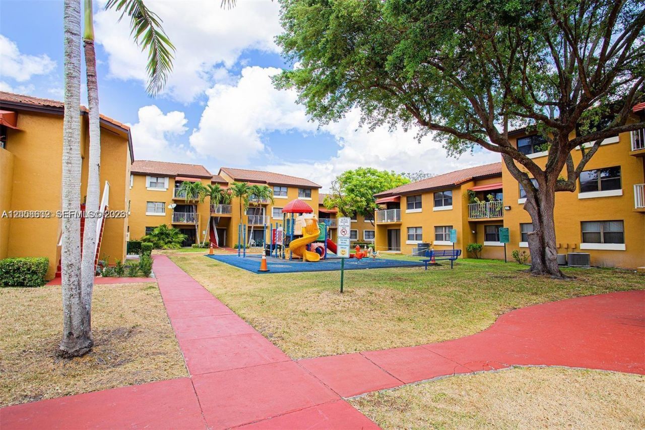 15550 SW 80th St, Unit E-102, Miami, FL 33193 Photo