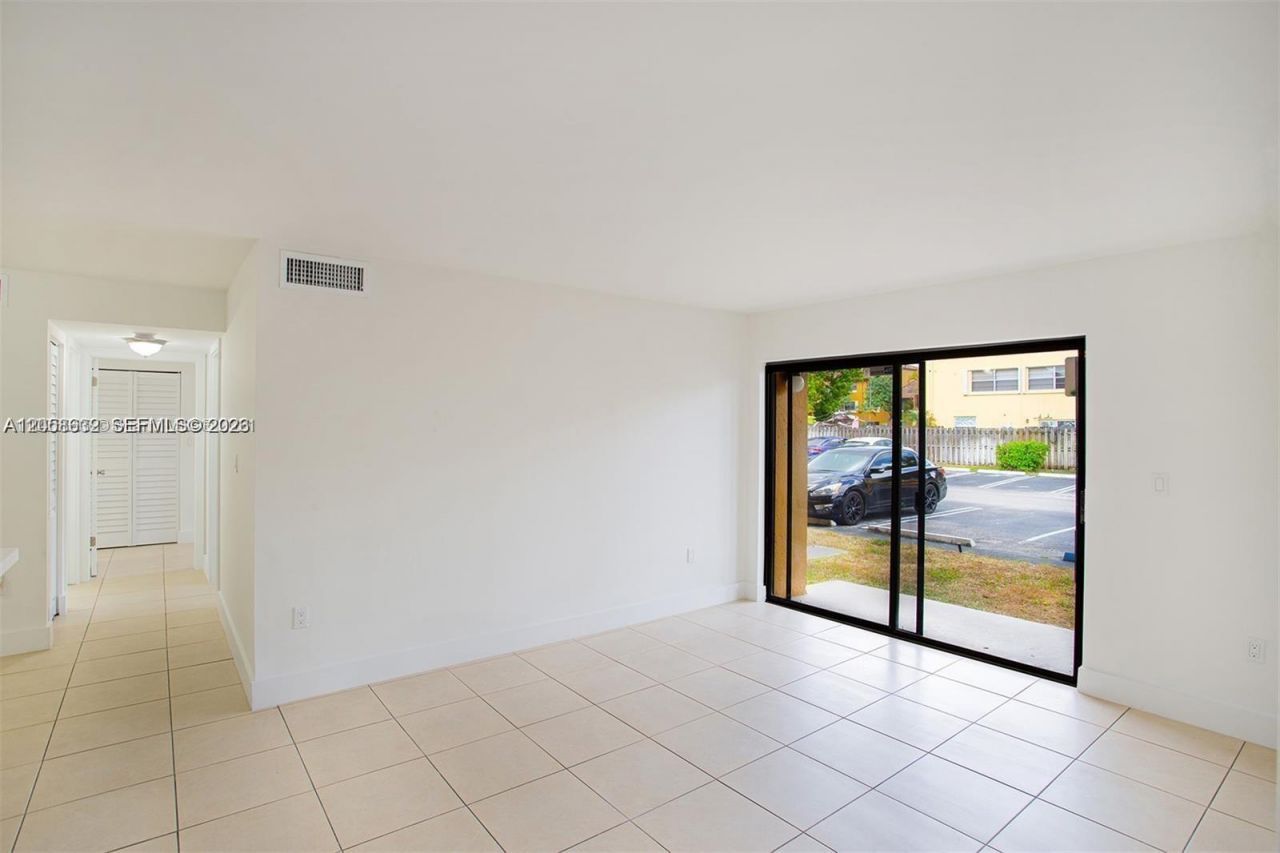 15550 SW 80th St, Unit E-102, Miami, FL 33193 Photo