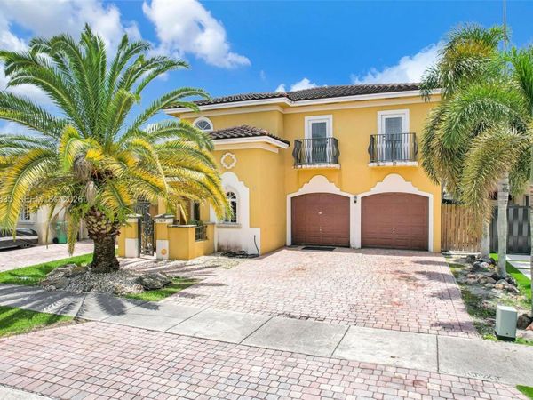 15664 SW 12th Ter , Miami, FL 33194
