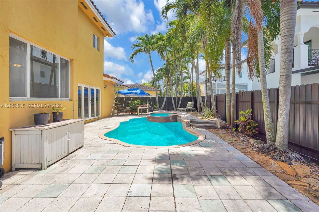 15664 SW 12th Ter , Miami, FL 33194 Photo