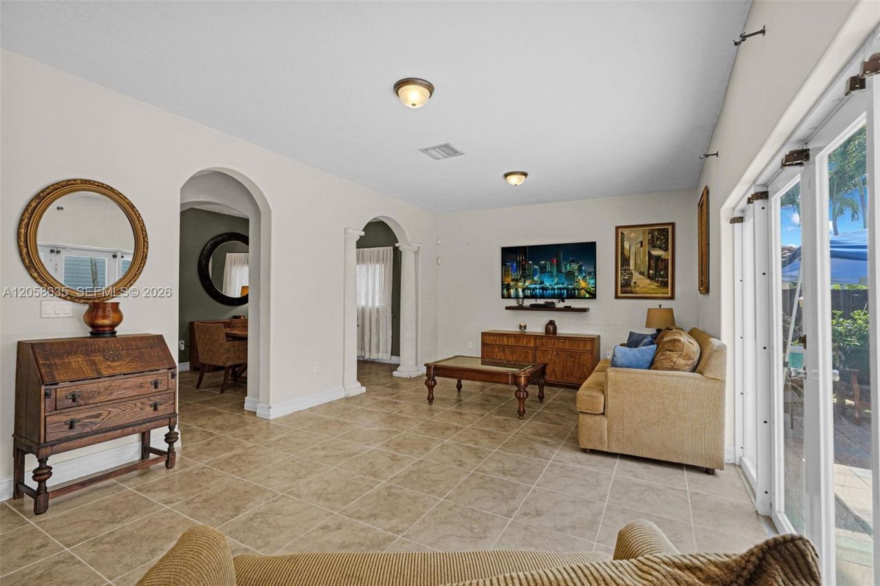 15664 SW 12th Ter , Miami, FL 33194 Photo