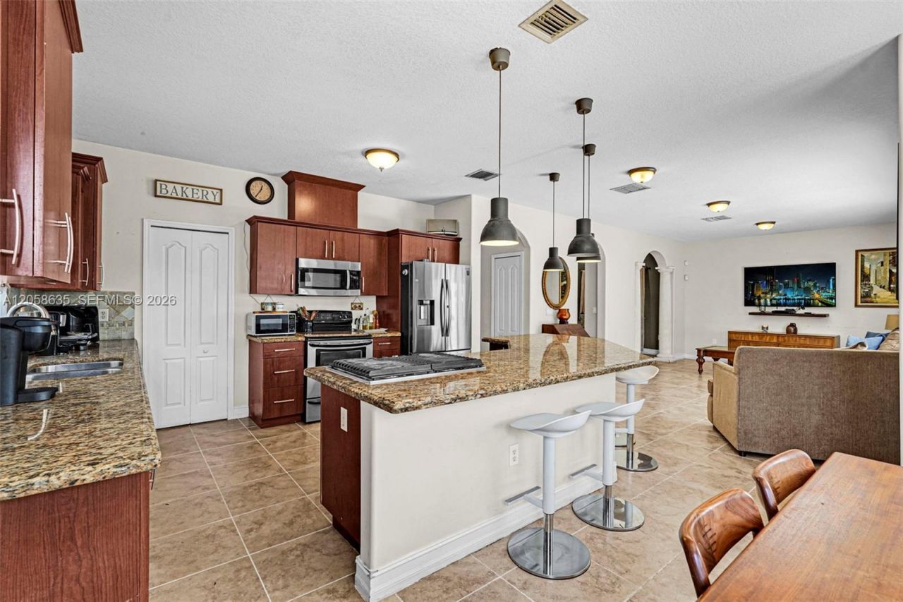 15664 SW 12th Ter , Miami, FL 33194 Photo