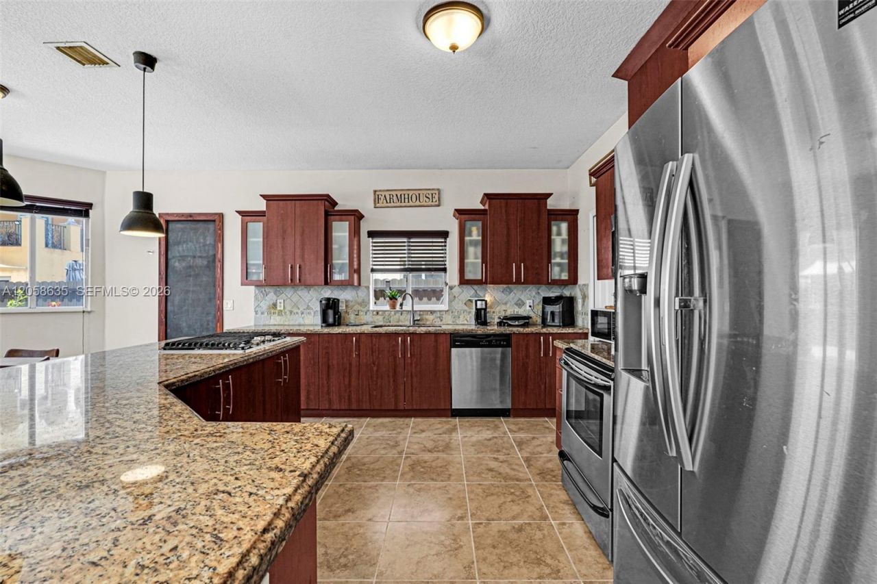 15664 SW 12th Ter , Miami, FL 33194 Photo