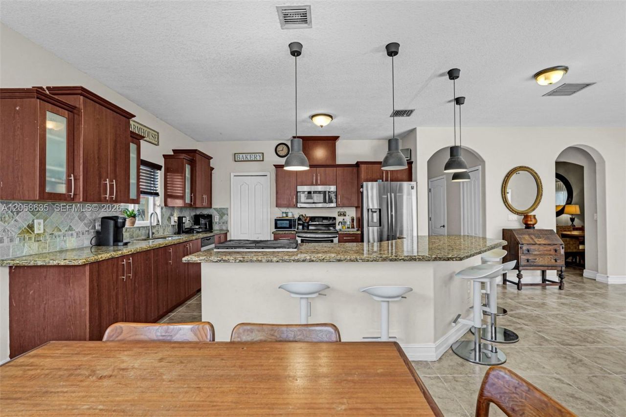 15664 SW 12th Ter , Miami, FL 33194 Photo