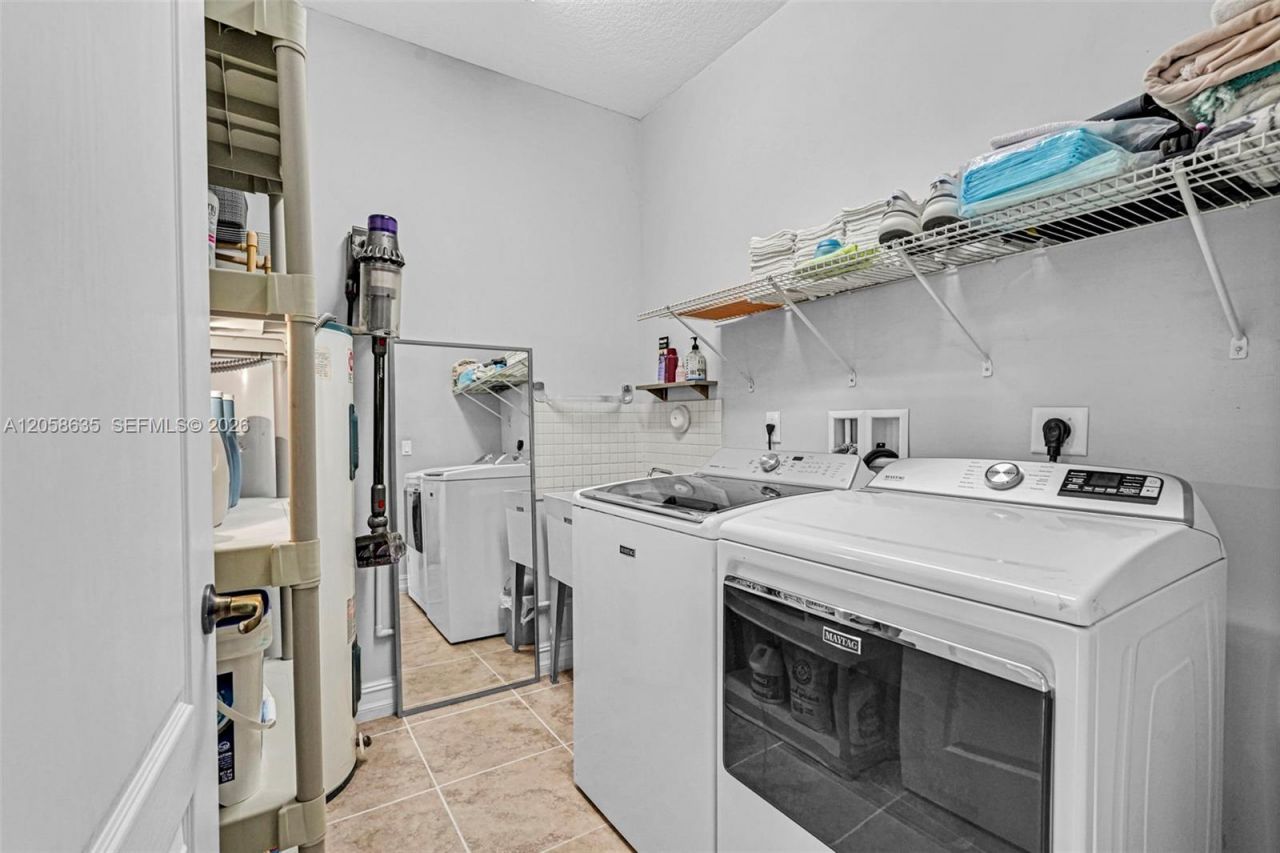 15664 SW 12th Ter , Miami, FL 33194 Photo