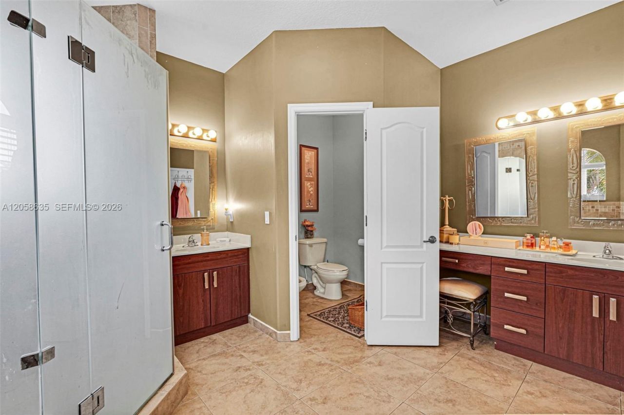 15664 SW 12th Ter , Miami, FL 33194 Photo