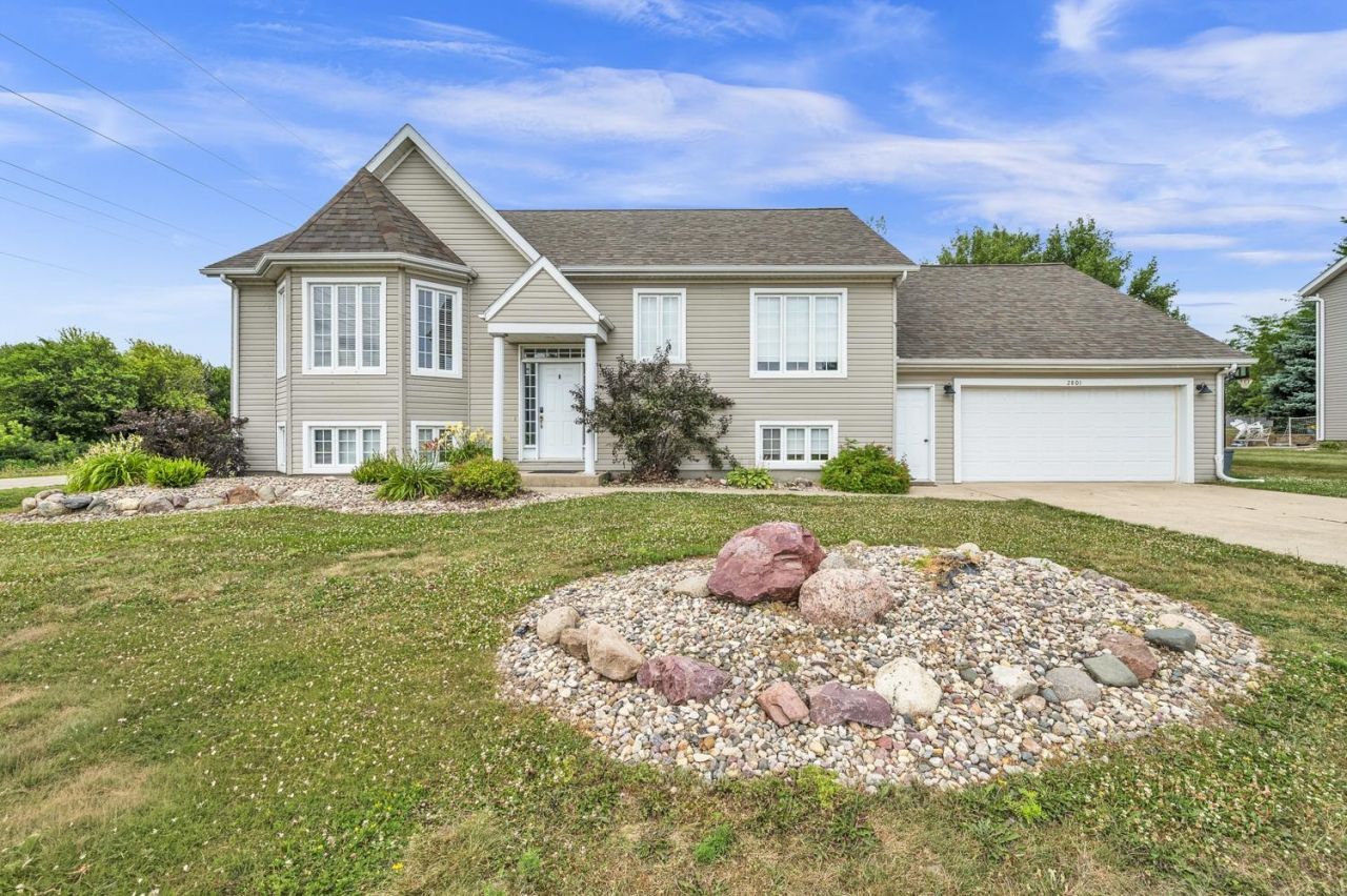 2801 Chaplin Drive , Milford, IA 51351 Main Photo