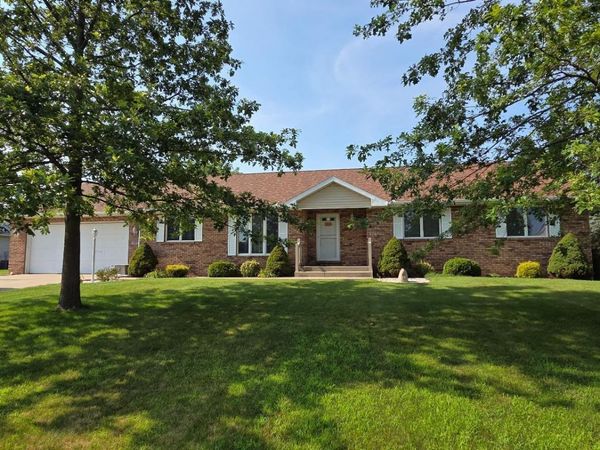 7177 E Grace Avenue, New Carlisle, IN 46552