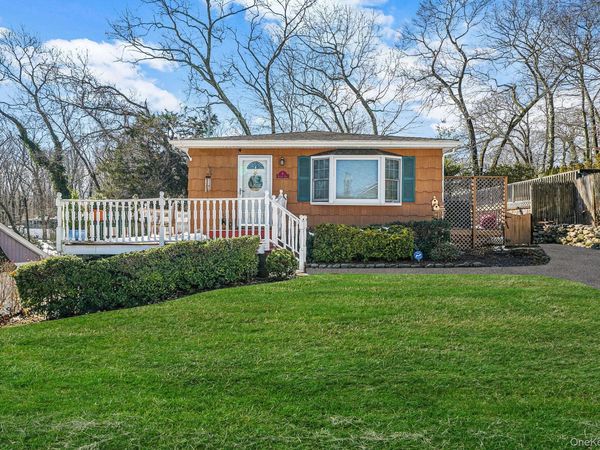 6 Hillside Road , Sound Beach, NY 11789