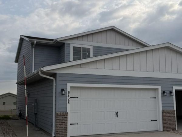 9426 W Tunis Dr, Sioux Falls, SD 57106