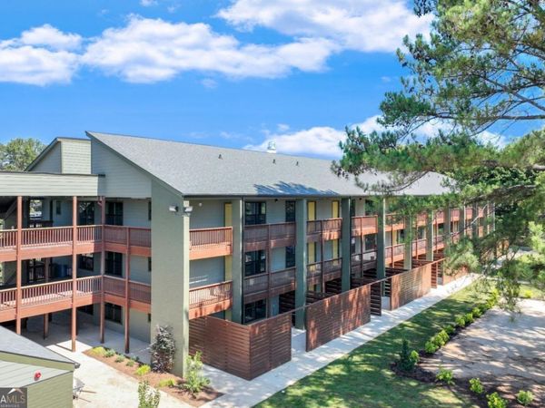 710 Jesse Jewell SE, Unit 101 CORNER, Gainesville, GA 30501