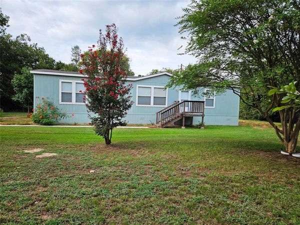 218 Waco ST , McDade, TX 78650