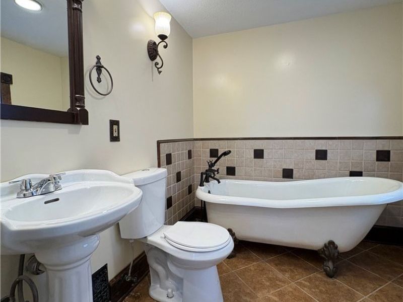 1082 Florida Avenue, Akron, OH 44314 Photo 29