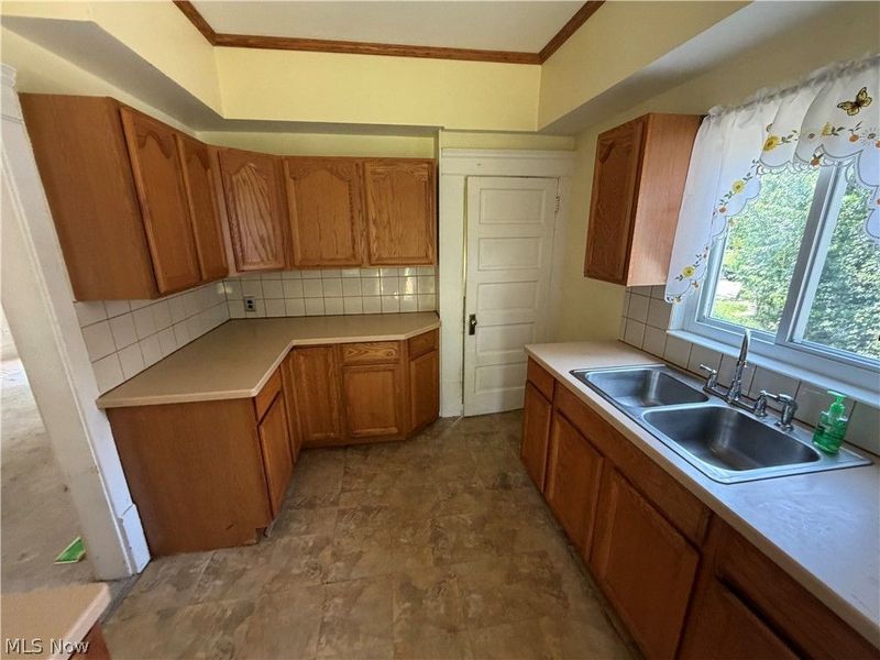 1273 Girard Street, Akron, OH 44301 Photo 8