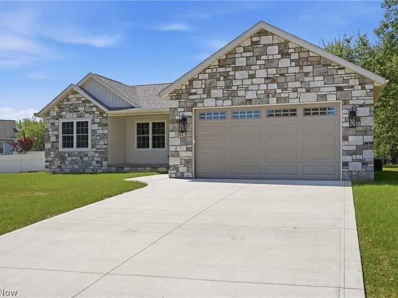 517 Whitetail Trail NE, Canton, OH 44704 Photo 2