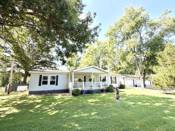 510 E 8th Street, Sandoval, IL 62882
