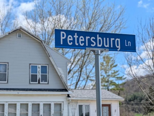 48670 Petersburg Lane, Gays Mills, WI 54631