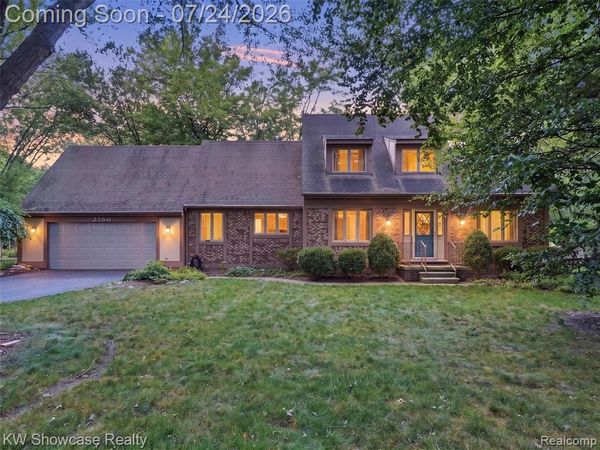3360 Pleasant Valley Road, Brighton Twp, MI 48114