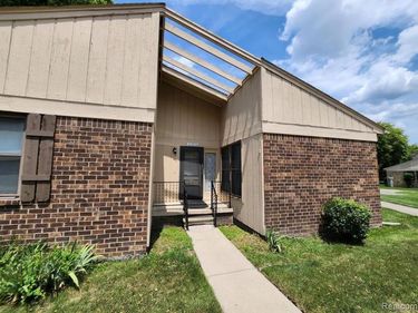 31573 GREEN MEADOW Lane, Warren, Mi 48093