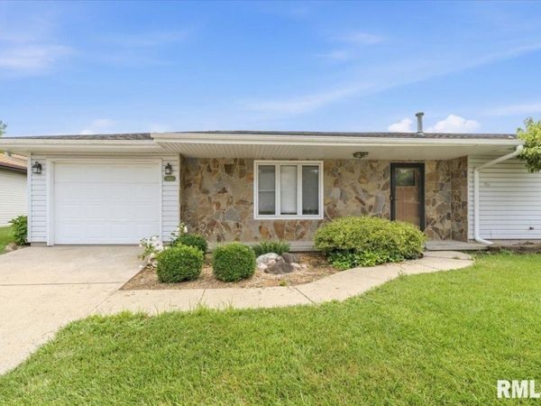 120 Agustus Lane, Springfield, IL 62703