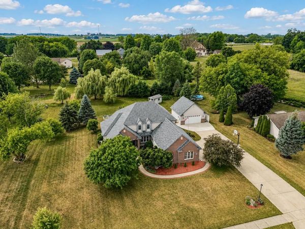 1815 Conrad STREET, Kewaskum, WI 53040